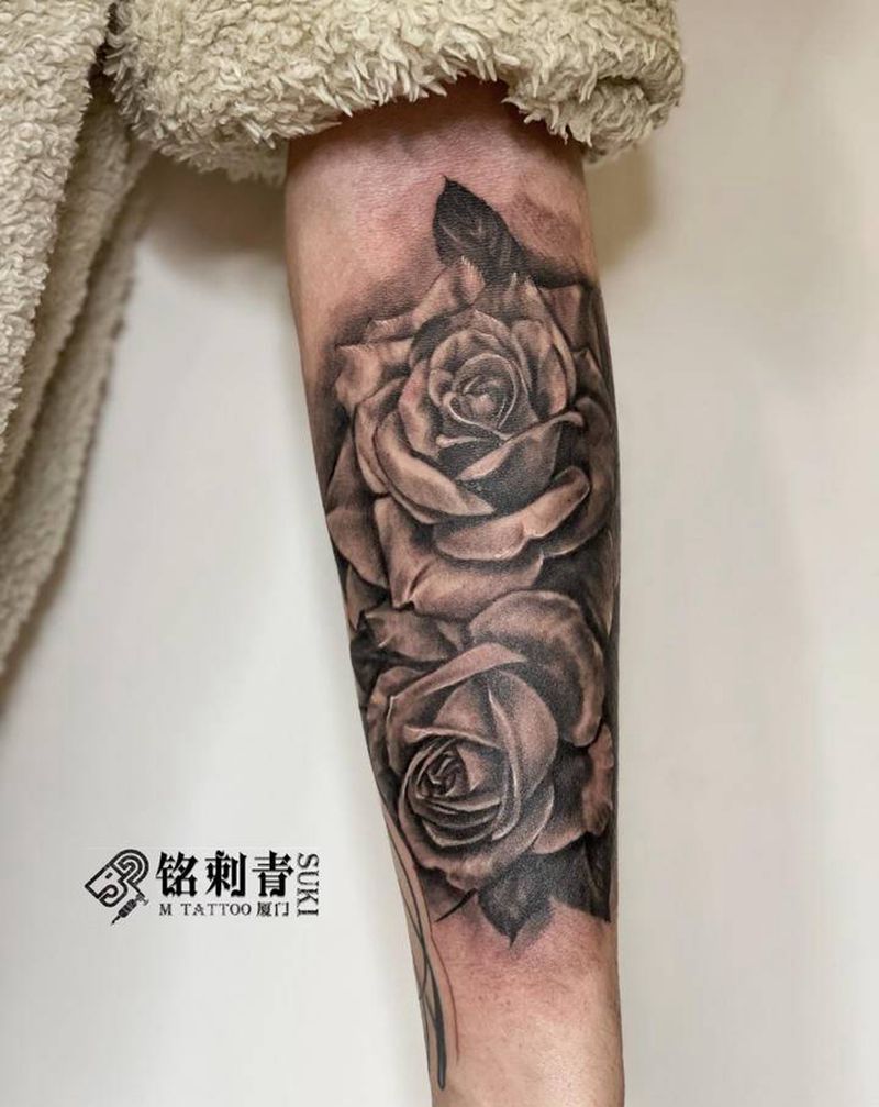 玫瑰纹身图片_手臂欧美写实纹身图案