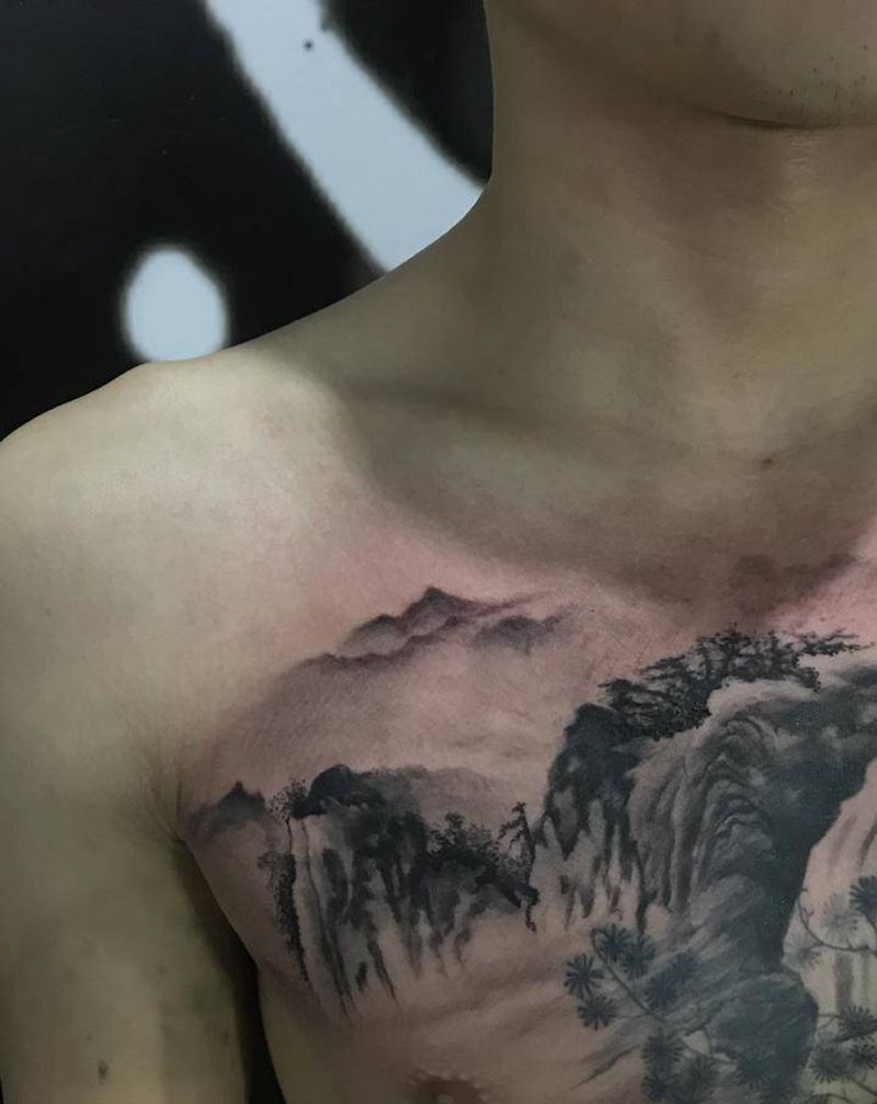 yuancq纹身图片_胸部纹身图案