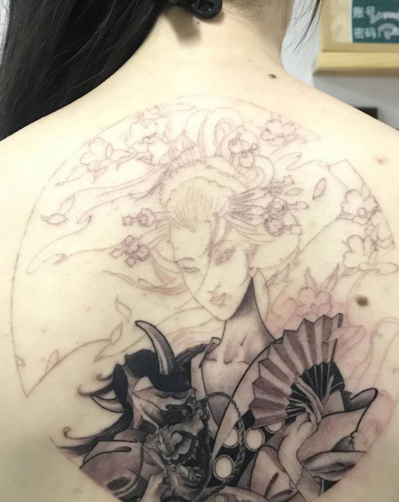 客选图为完成纹身图片_背部纹身图案