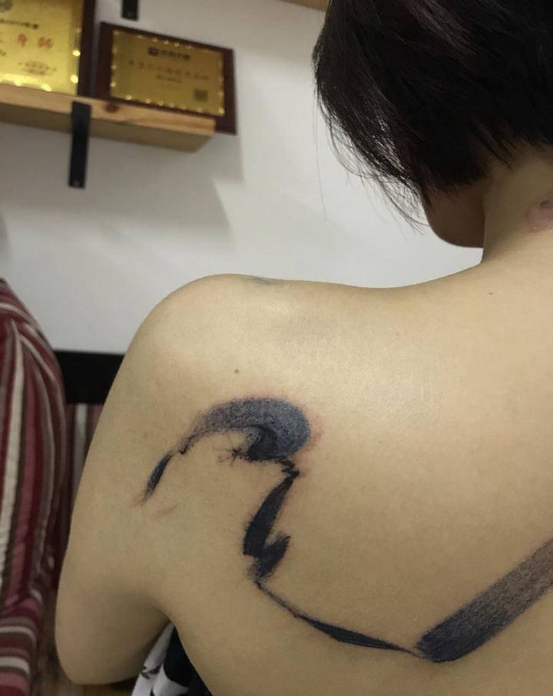 痕纹身图片_背部纹身图案