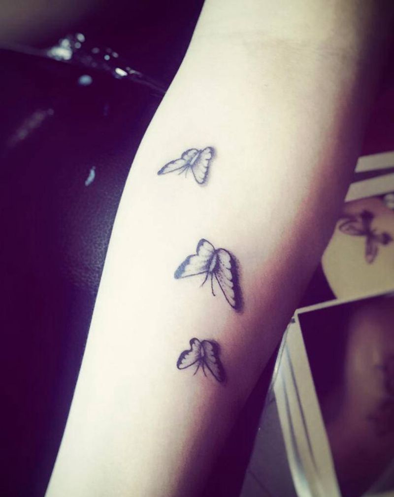 蝴蝶,特价纹身图片_手部手臂纹身图案