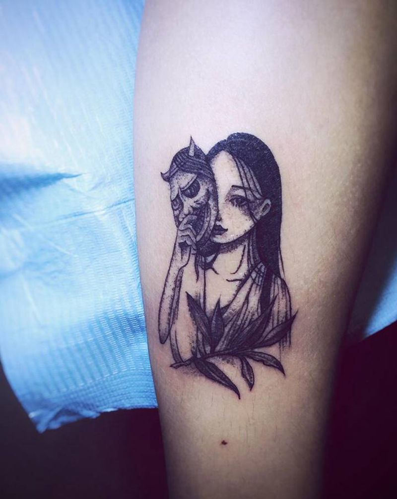 面具纹身图片_臀部腰部新传统点刺纹身图案