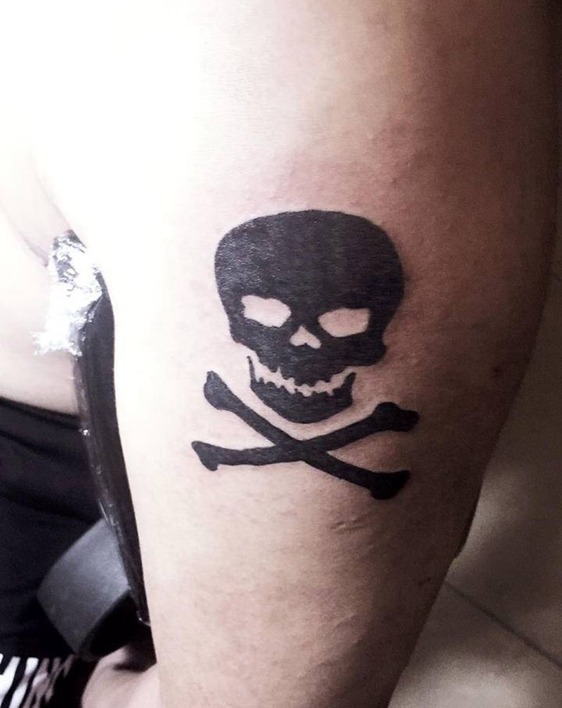 太震惊了,居然纹了这个就f发财 a纹身图片_颈部几何老传统纹身图案