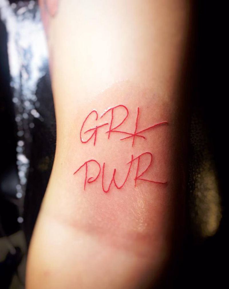 太可怕了，太震惊了，太酷了纹身图片_颈部水墨纹身图案