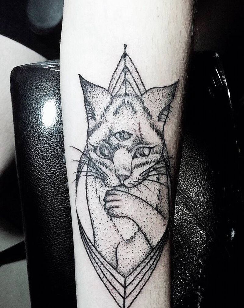 太夸张了吧，洞房洞到一半就忍不纹身图片_颈部腿部纹身图案