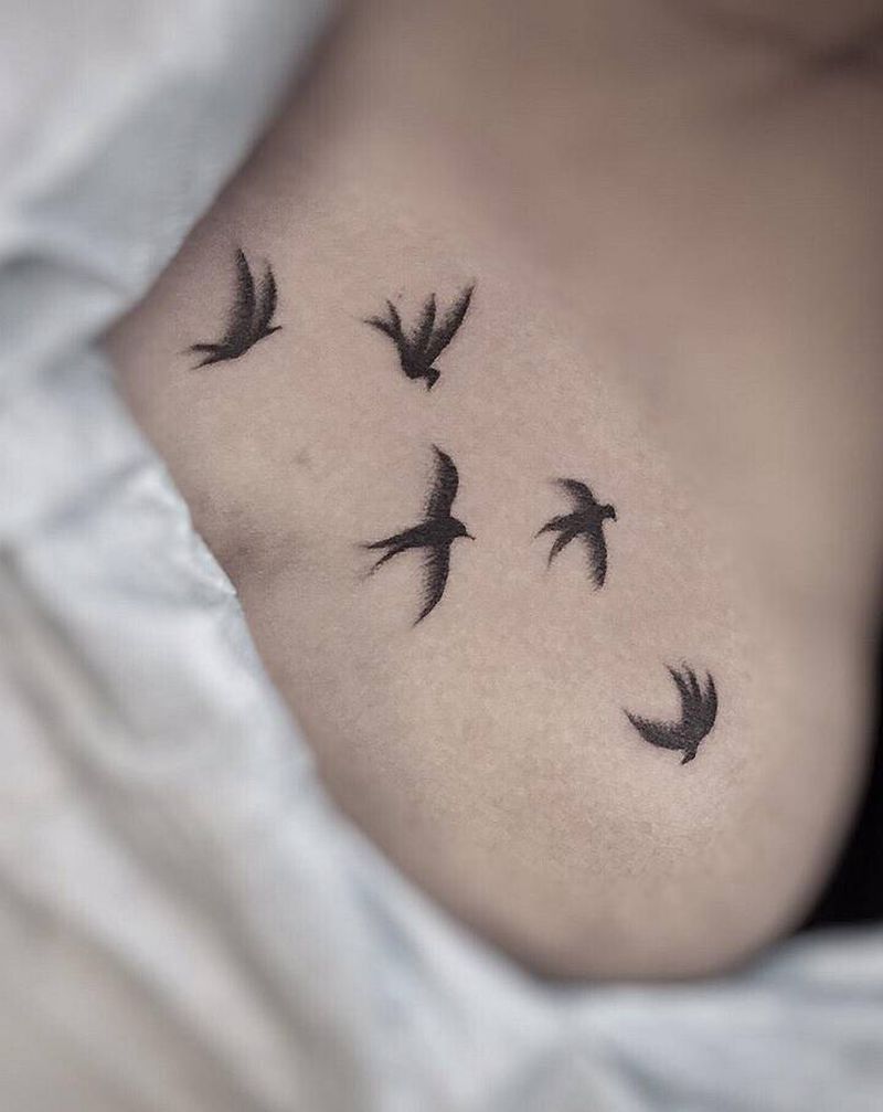 卧槽，整个身差点怀孕纹身图片_颈部腿部Old School欧美写实纹身图案