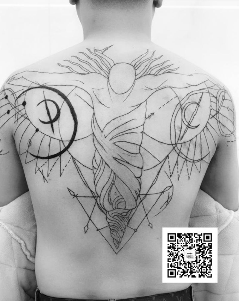 路西法线条扫雾修线未完成纹身图片_背部纹身图案