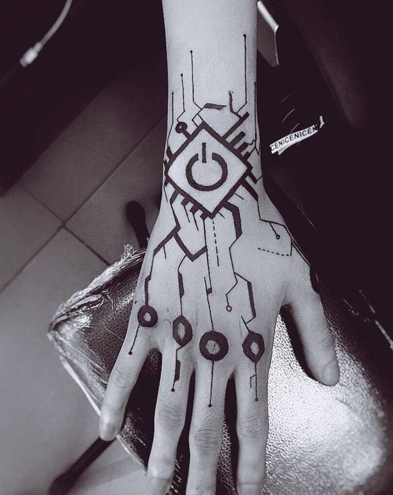 纹身就是这么随性，想到啥纹啥，纹身图片_颈部纹身图案