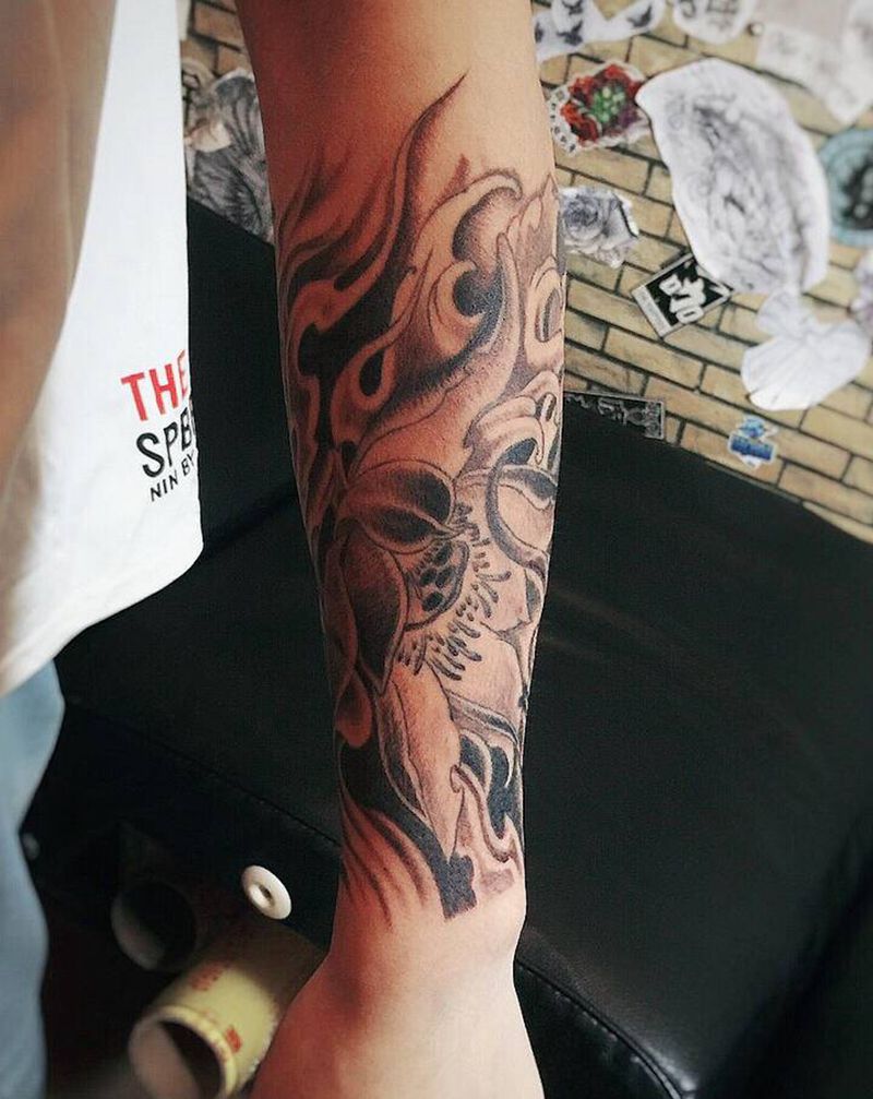 纹身就是这么随性，想到啥纹啥，纹身图片_颈部腿部New School老传统纹身图案