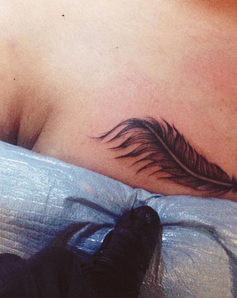 羽毛纹身,象征纯洁,太漂亮啦纹身图片_颈部腿部水彩花体字纹身图案