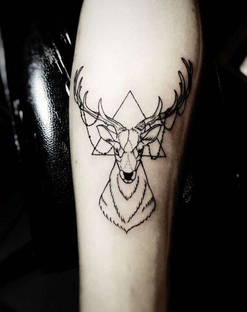 鹿头纹身,象征吉祥纹身图片_颈部New SchoolOld School纹身图案