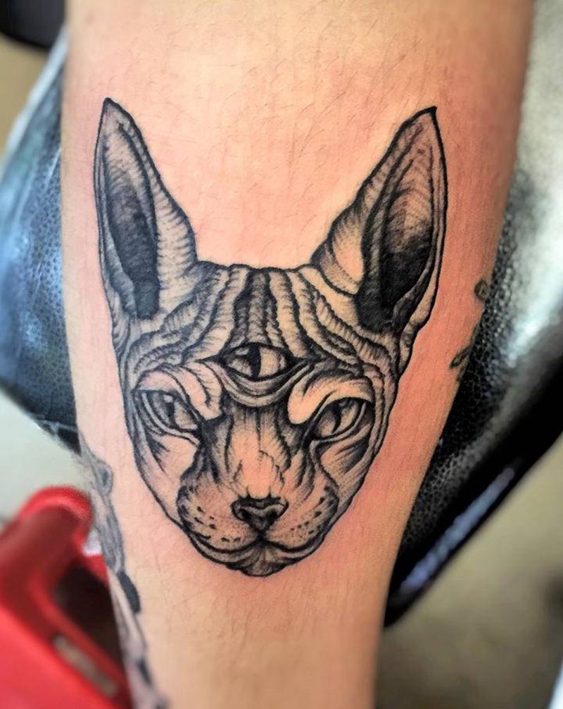 坚持自己的原则，必定会失去一些纹身图片_背部颈部New School纹身图案