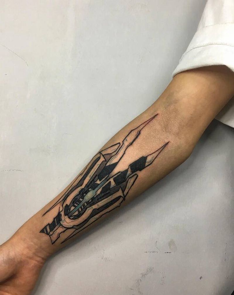 赛博朋克遮盖纹身图片_手臂New School纹身图案