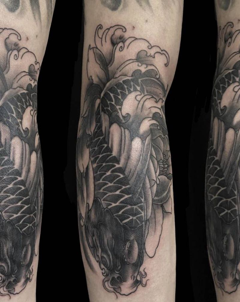 鲤鱼纹身图片_手臂新传统鲤鱼纹身图案