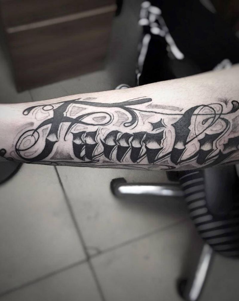 再忙也要坚持把一件事每天做下去纹身图片_手部腿部点刺Old School纹身图案