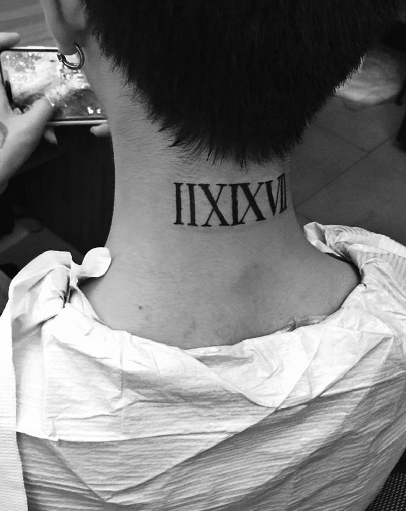 做不了义无返顾,尽可能做最想做纹身图片_颈部背部Old School花体字纹身图案