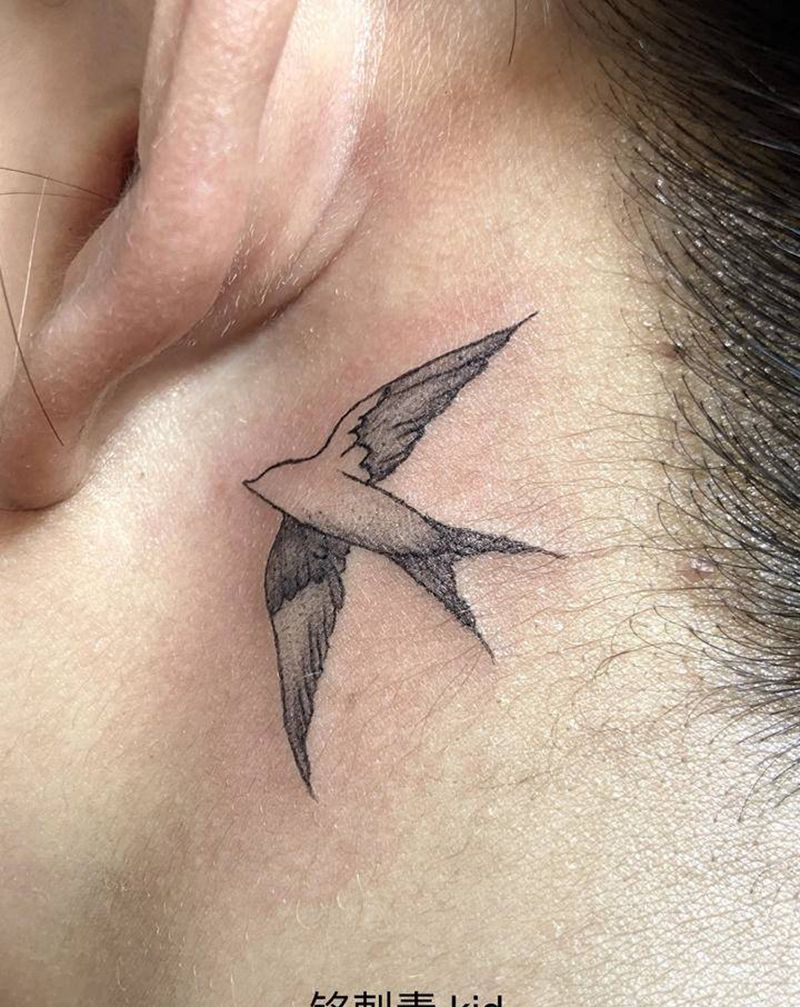 燕子纹身图片_颈部燕子小清新纹身图案