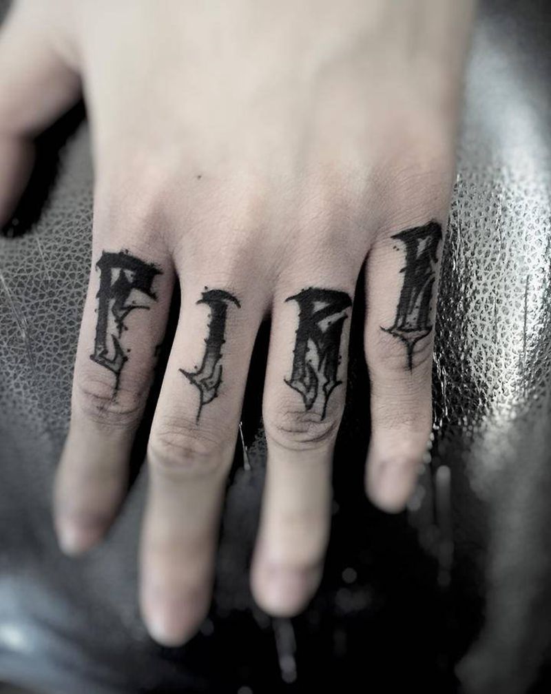 手指花体字，帅的引人注目，特价纹身图片_颈部腿部几何水墨纹身图案