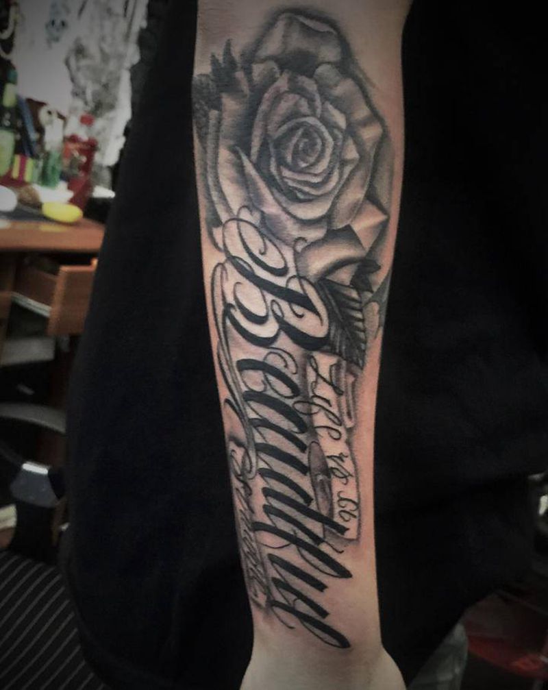 泡妞必备的花体纹身,帅纹身图片_手臂纹身图案