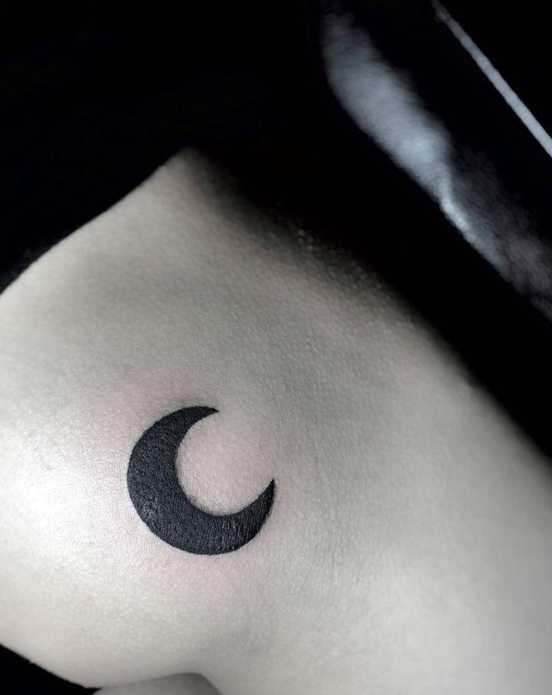 性价比最高的屁股纹身图片_肩部几何纹身图案