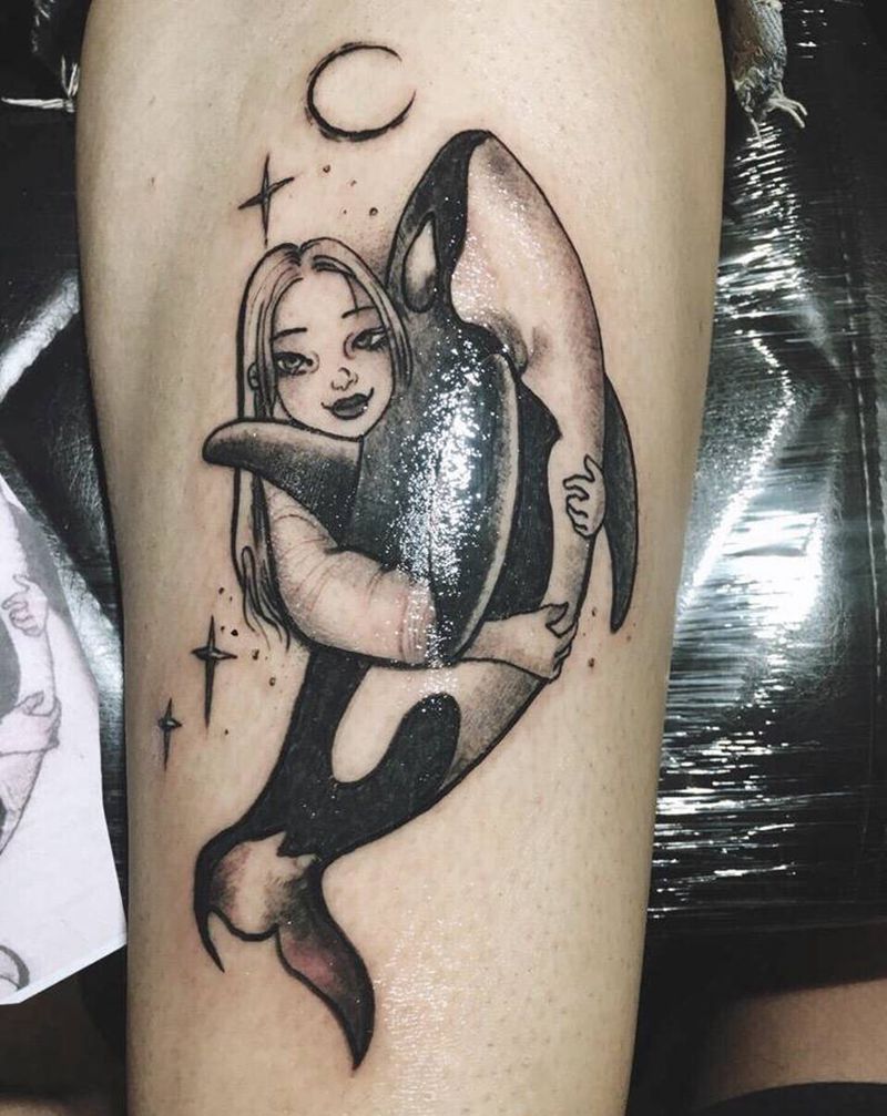 鲸与少女纹身图片_腿部欧美写实水墨纹身图案