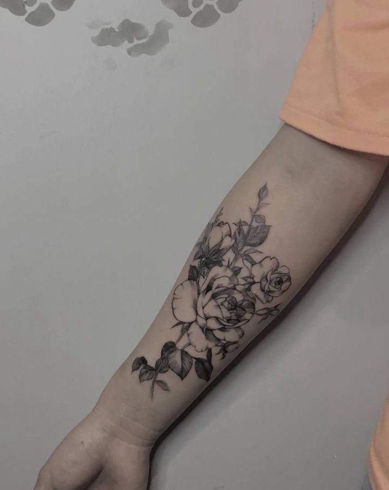 素花纹身图片_手臂几何点刺素花纹身图案