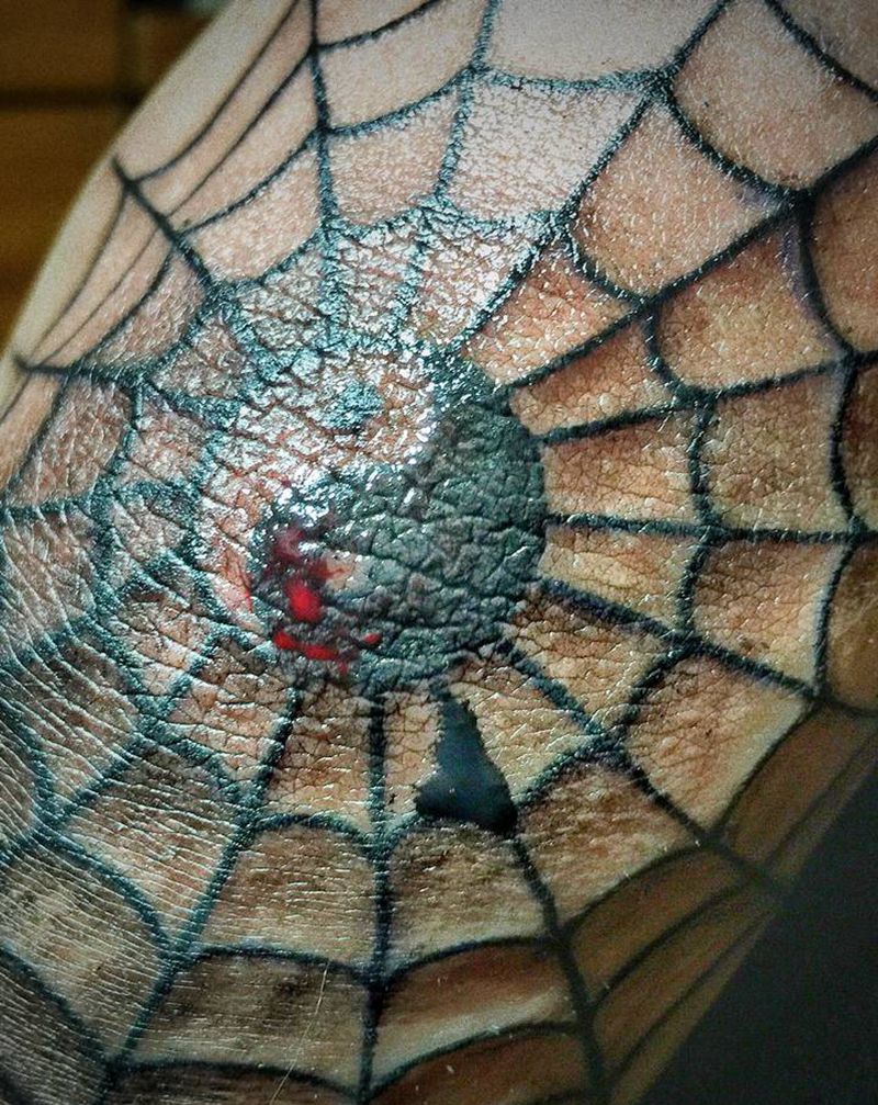 别再抱怨钱难挣，有需要现实扎一纹身图片_颈部腿部New School纹身图案