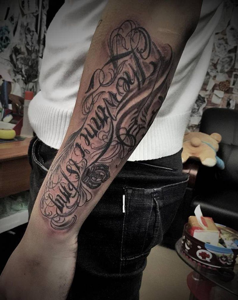 新开一贴,今生请多指教,厦门性纹身图片_颈部New School花体字纹身图案