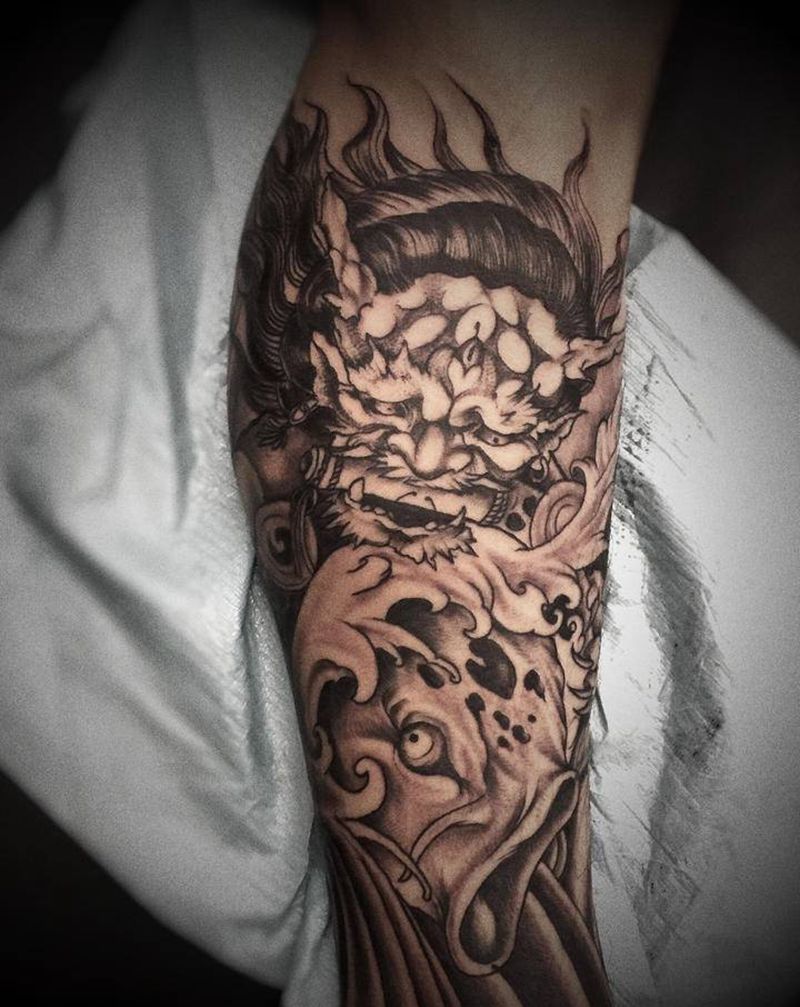 唐狮，帅纹身图片_颈部New School水彩纹身图案