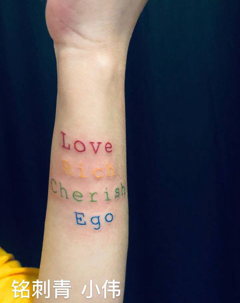 英文纹身图片_手部纹身图案