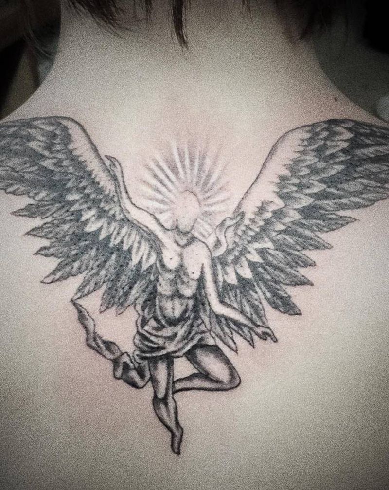 不仅不痛,还有点爽,特价,干就纹身图片_背部Old School老传统纹身图案