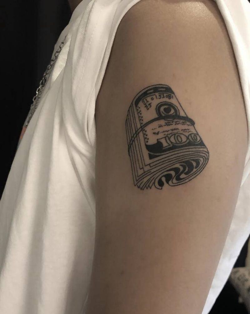 黑灰钞票纹身图片_手臂纹身图案