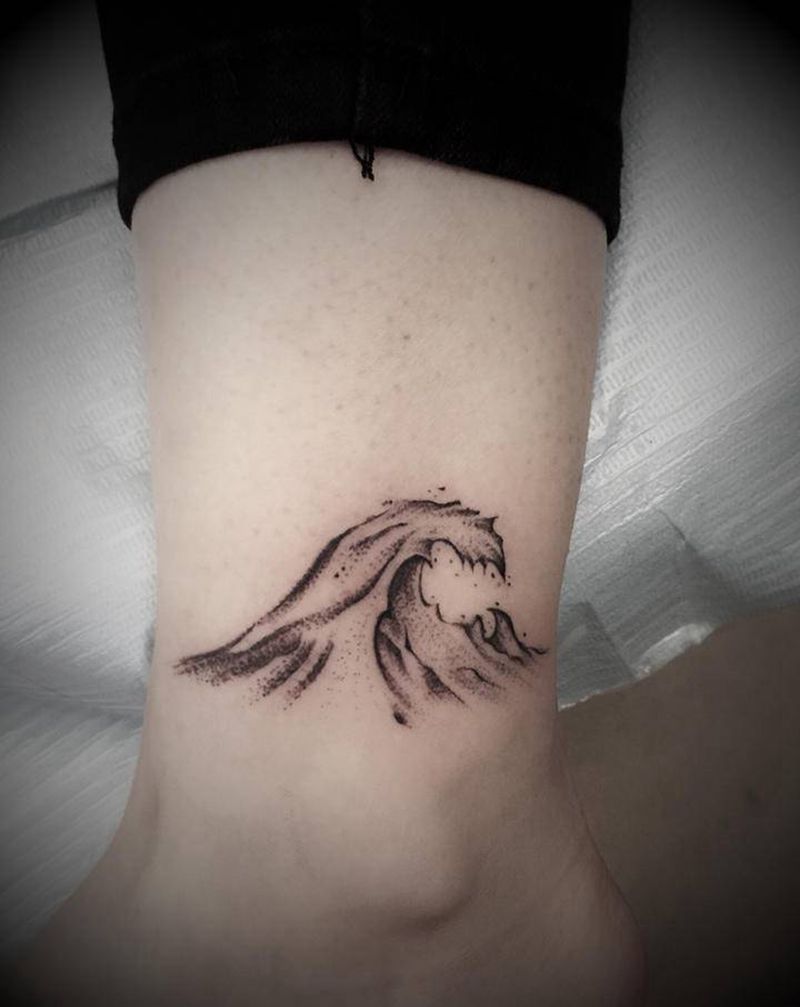 这个世界,不浪就白费了青春,特纹身图片_颈部几何水墨纹身图案