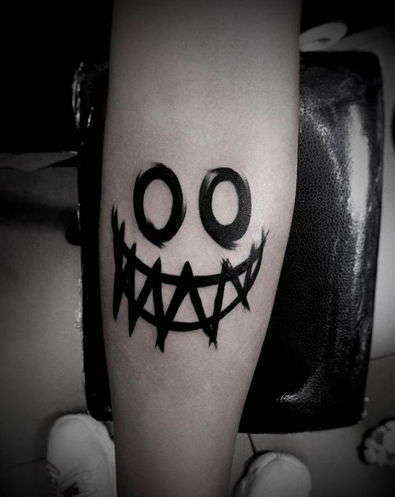 特价纹身图片_腿部水墨Old School纹身图案