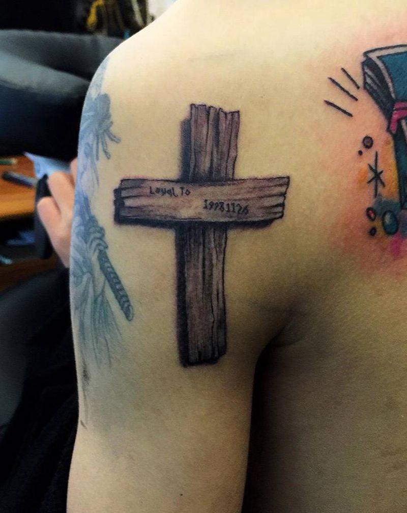 耶稣,阿门,阿弥陀佛,菩萨保佑纹身图片_颈部腿部New School几何纹身图案