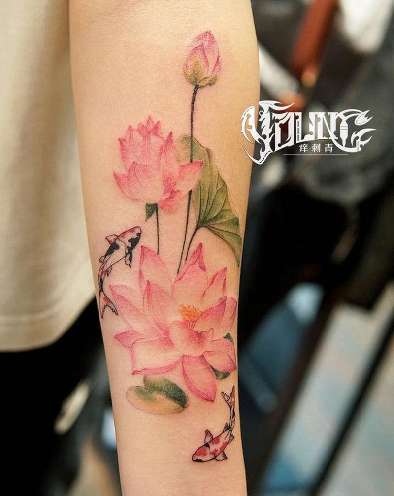 荷塘月色半成品纹身图片_手臂水墨荷花鱼水墨纹身图案
