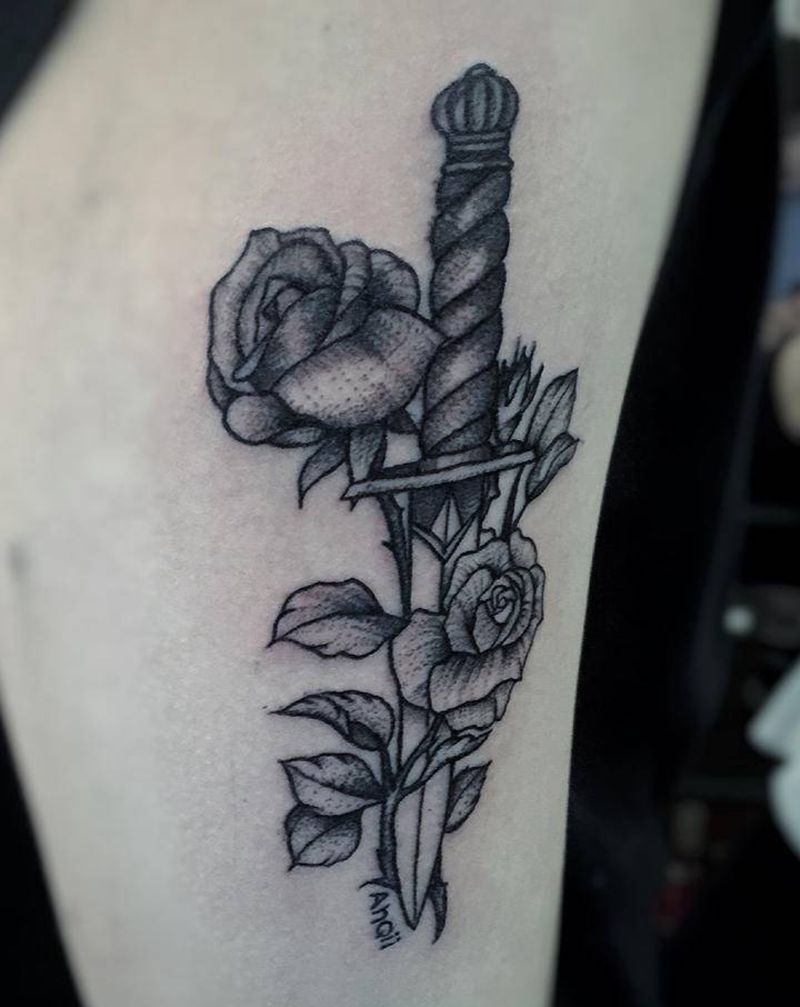 纹身只收材料费，喜欢私聊纹身图片_颈部腰部New School纹身图案