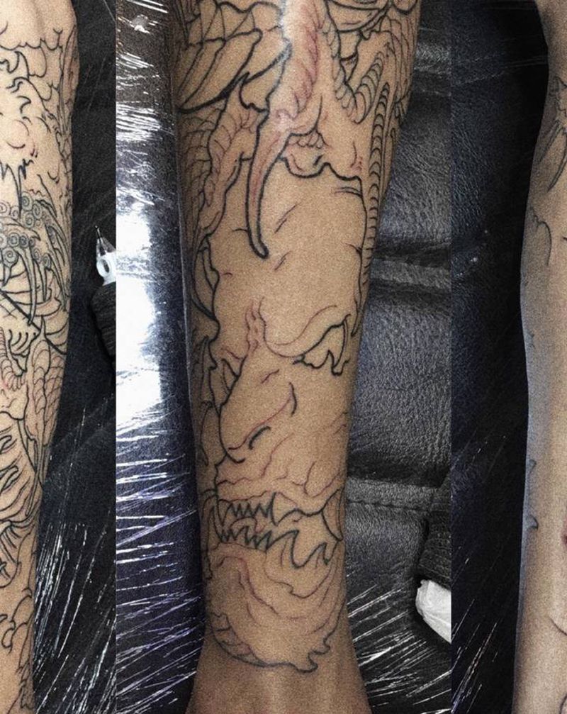 新传统 双头龙纹身图片_腿部老传统新传统纹身图案