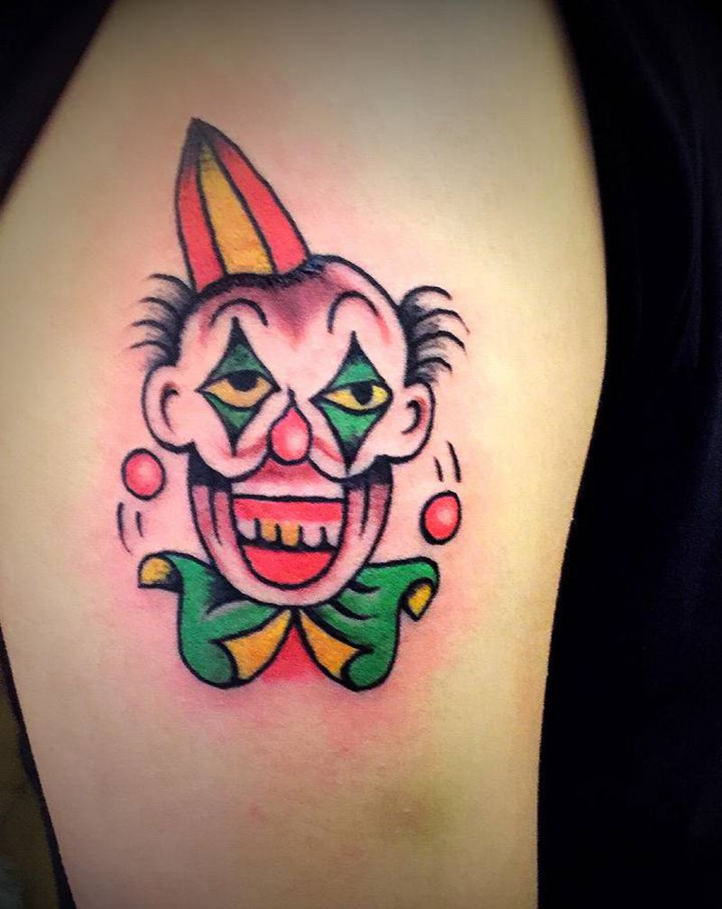 只收材料费，不墨迹，干就完事纹身图片_颈部肩部纹身图案