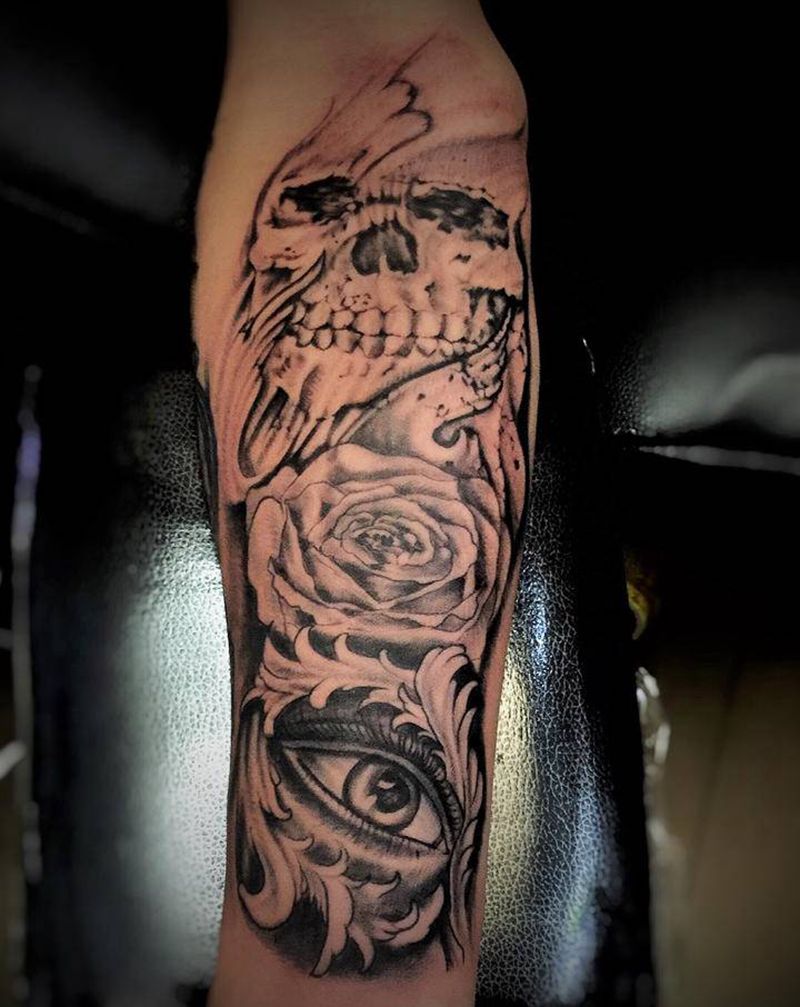 一百年工作经验，就是靠谱，特价纹身图片_腰部背部水彩纹身图案