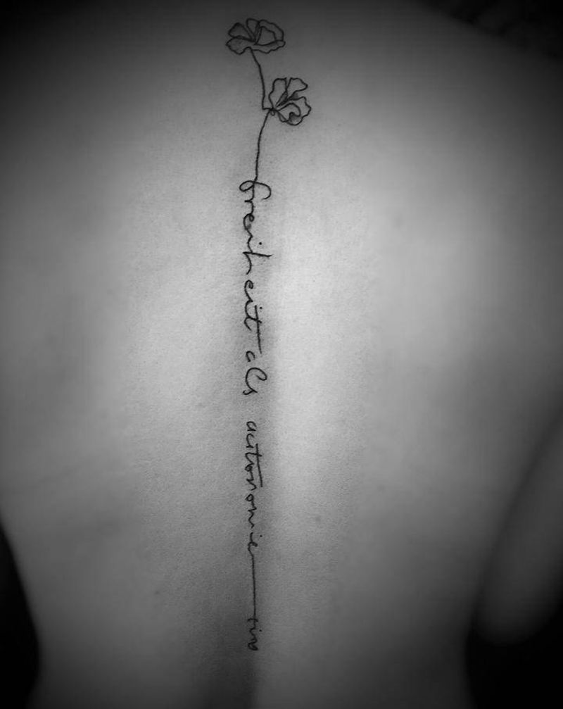 美女纹啥都好看纹身图片_背部肩部New School几何纹身图案