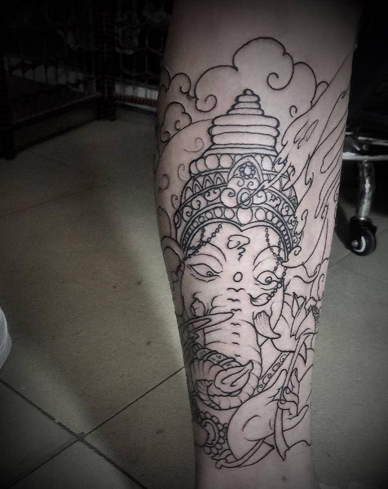 美女不怕疼，男的必须坚强纹身图片_颈部肩部几何纹身图案