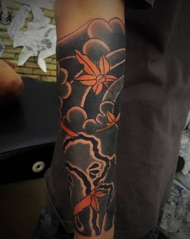 嗯，啊，哦纹身图片_颈部腹部纹身图案