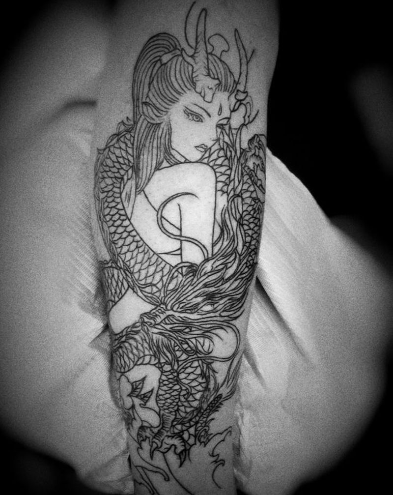 遮盖伤疤，让你自信满满纹身图片_背部水彩纹身图案