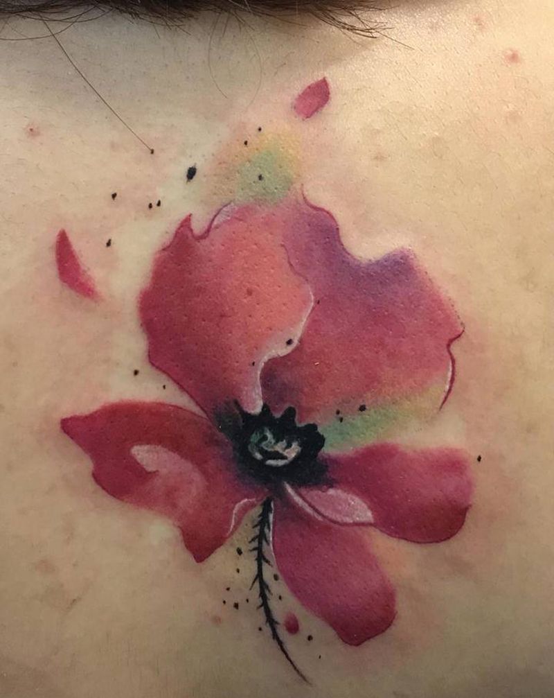 水彩纹身图片_背部水彩纹身图案