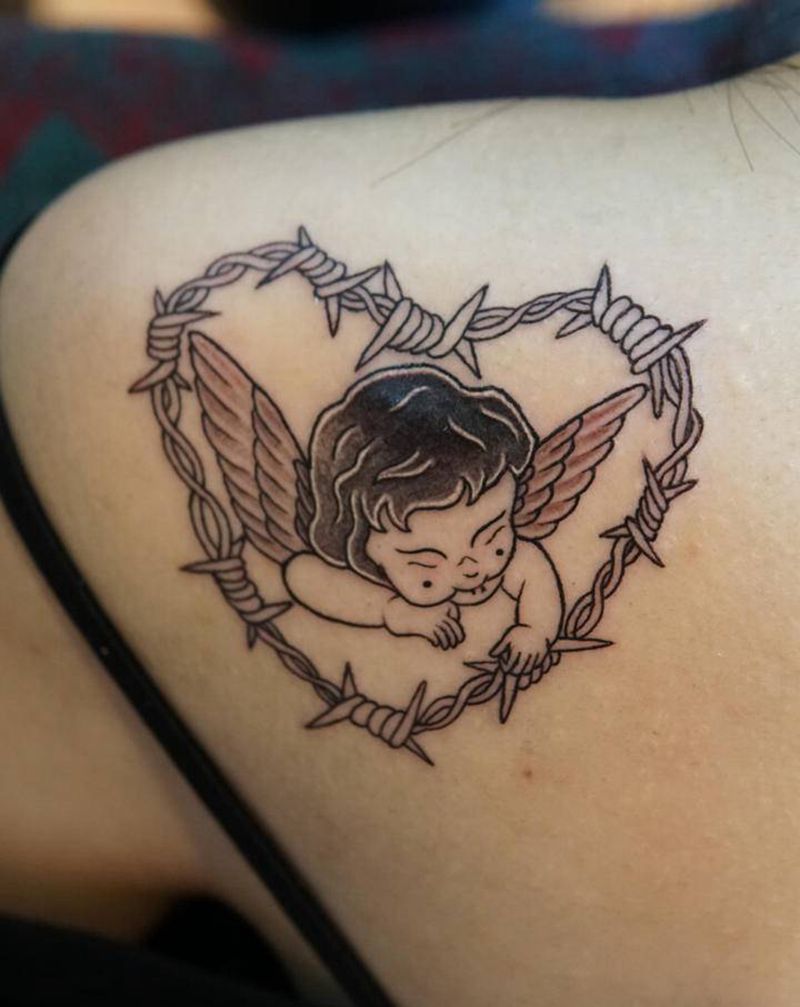 荆棘天使纹身图片_背部Old School纹身图案