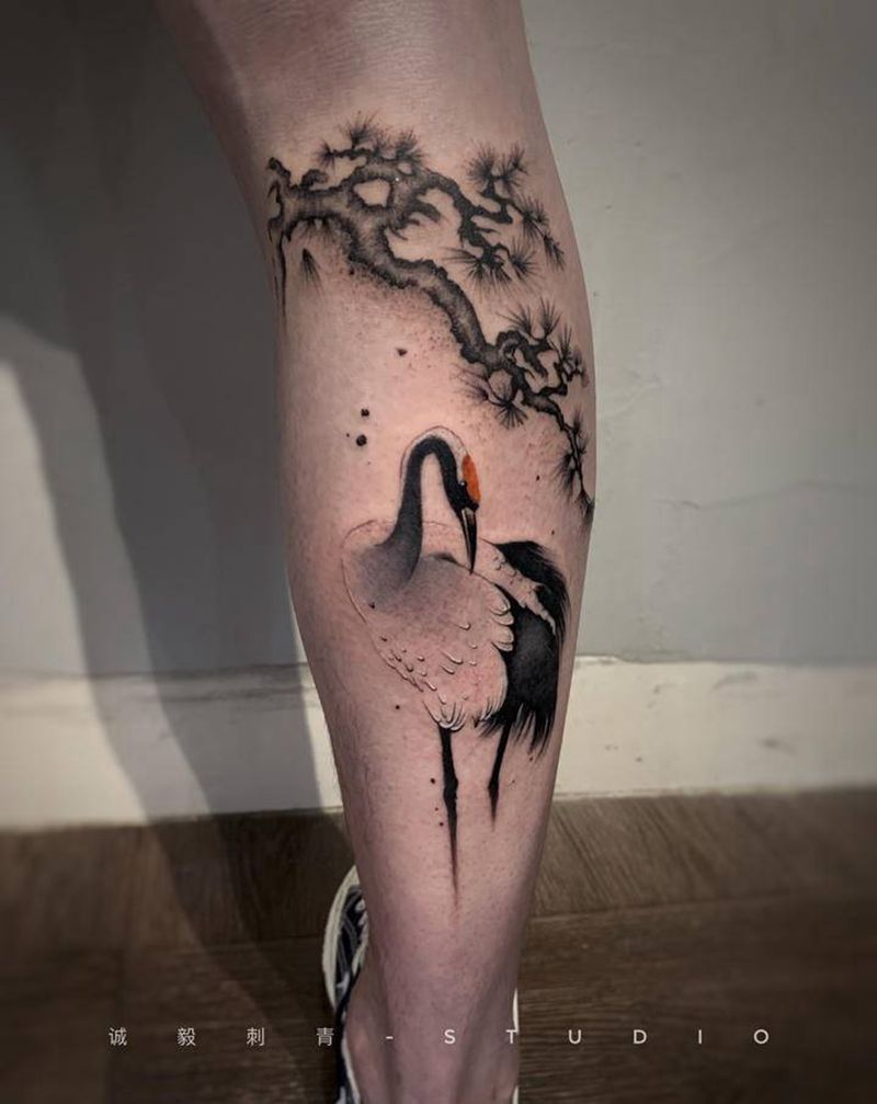 松鹤延年纹身图片_腿部水墨新传统纹身图案