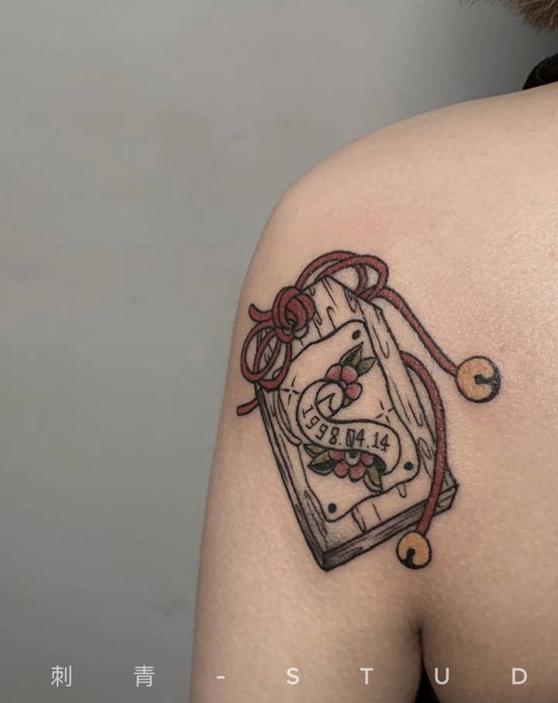 生日御守纹身图片_手臂背部新传统老传统纹身图案