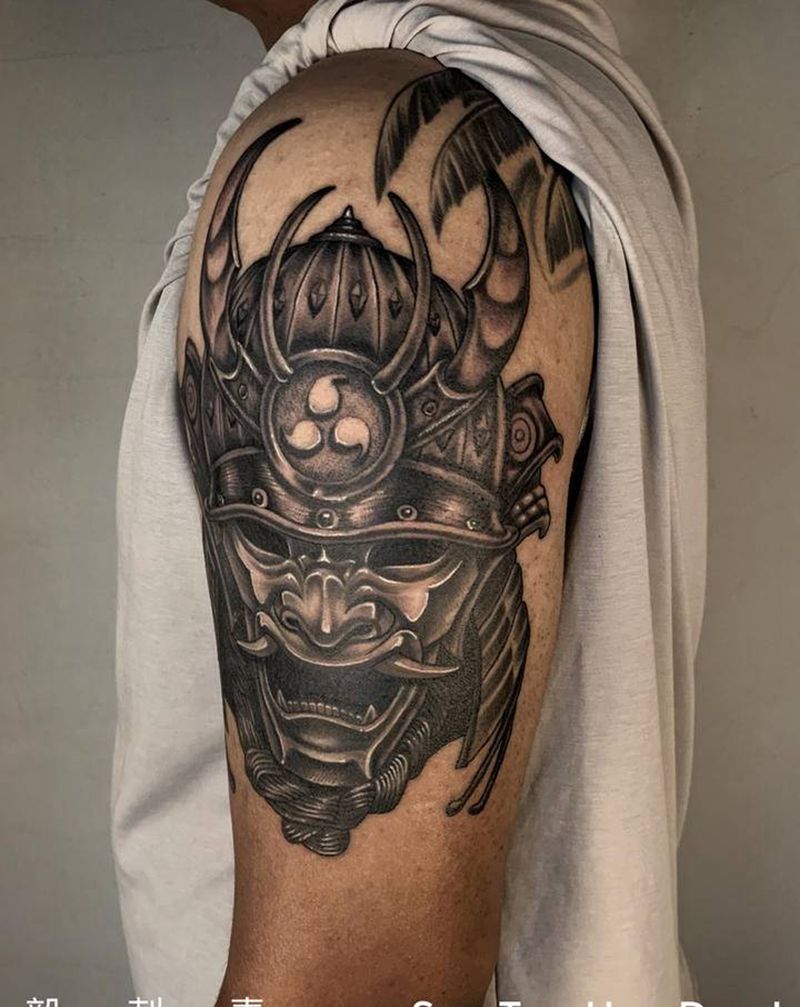 甲胄遮盖旧纹身纹身图片_手臂肩部欧美写实新传统纹身图案