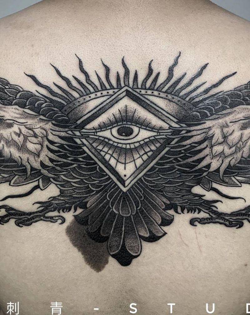 双头鹰纹身图片_肩部背部点刺老传统纹身图案